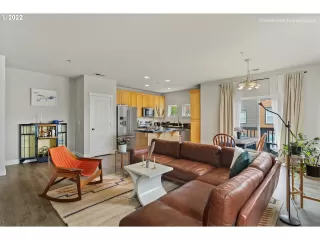 Photo #6: 22690463 Listing