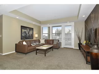 Photo #4: 22690645 Listing