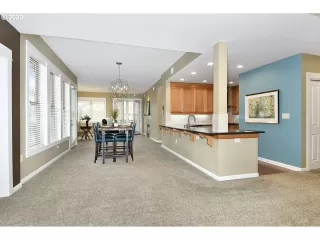 Photo #5: 22690645 Listing