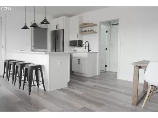 Photo #6: 22692464 Listing