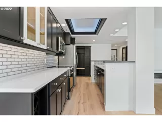 Photo #3: 22693075 Listing 