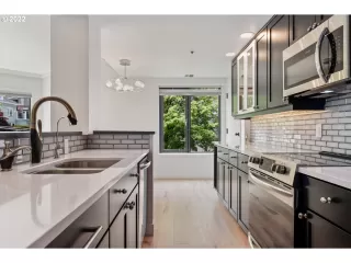 Photo #6: 22693075 Listing 