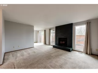 Photo #2: 22693419 Listing