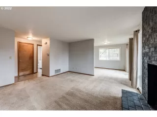 Photo #4: 22693419 Listing