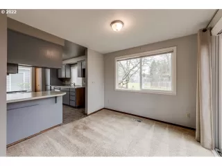 Photo #6: 22693419 Listing