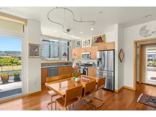 Photo #5: 22693652 Listing