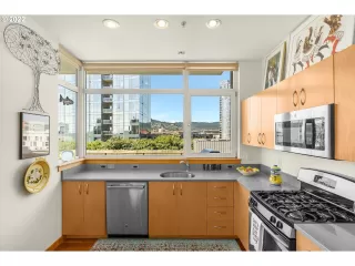 Photo #6: 22693652 Listing