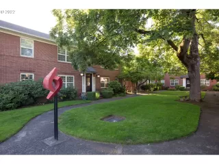 Photo #4: 22693871 Listing