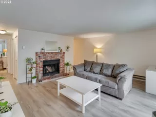 Photo #6: 22694149 Listing