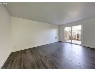 Photo #1: 22695022 Listing