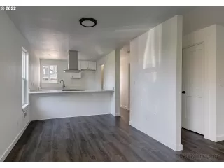 Photo #3: 22695022 Listing