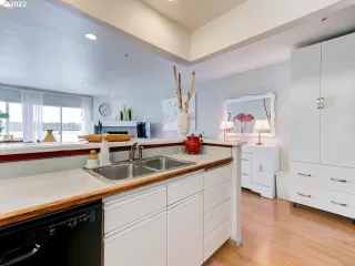 Photo #1: 22697107 Listing