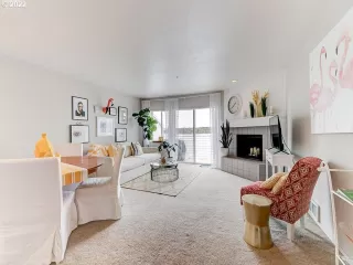 Photo #3: 22697107 Listing