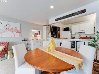 Photo #4: 22697107 Listing