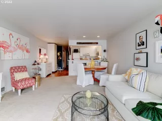 Photo #6: 22697107 Listing