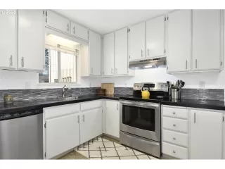 Photo #2: 22697900 Listing 
