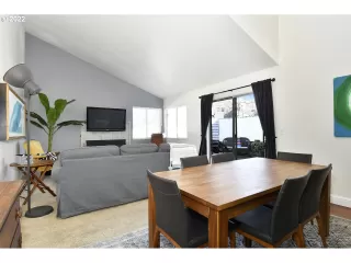 Photo #4: 22697900 Listing 