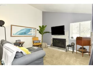 Photo #5: 22697900 Listing 