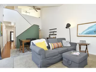 Photo #6: 22697900 Listing 