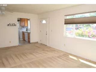 Photo #2: 22698133 Listing