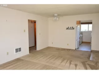 Photo #3: 22698133 Listing