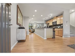 Photo #3: 22698308 Listing