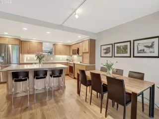 Photo #6: 22698520 Listing