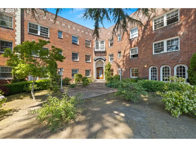 MLS: 22698732 Condo For Sale