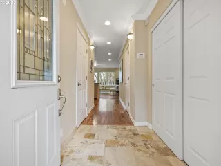 Photo #1: 22699026 Listing