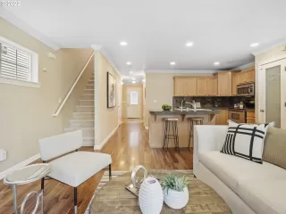 Photo #6: 22699026 Listing