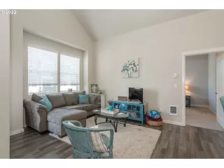 Photo #6: 22699118 Listing