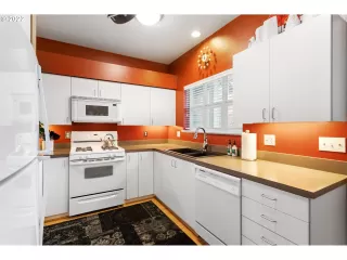 Photo #4: 22699797 Listing