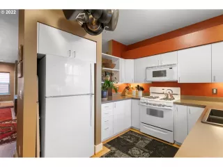 Photo #5: 22699797 Listing