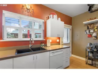 Photo #6: 22699797 Listing