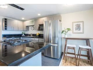 Photo #6: 22699863 Listing