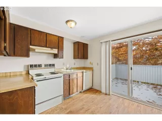 Photo #6: 22699892 Listing