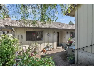 Photo #1: 227579135 Listing