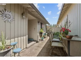 Photo #2: 227579135 Listing