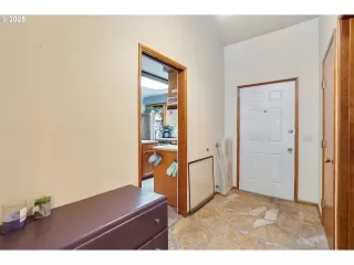 Photo #5: 227579135 Listing