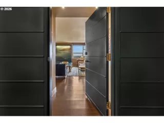 Photo #5: 228102702 Listing 