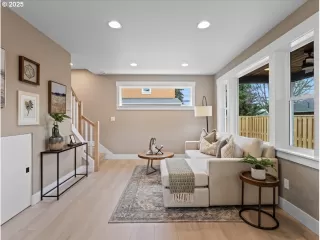 Photo #6: 228212361 Listing