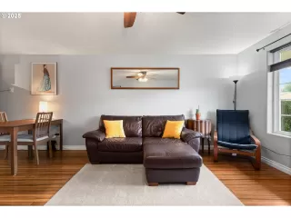 Photo #5: 228358423 Listing 