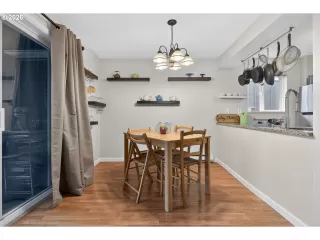 Photo #6: 228488968 Listing 