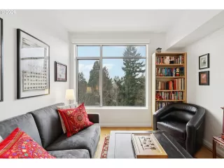 Photo #4: 228516846 Listing 