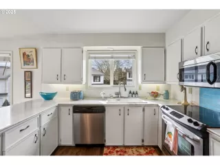 Photo #4: 228846559 Listing