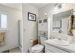 Photo #5: 228846559 Listing