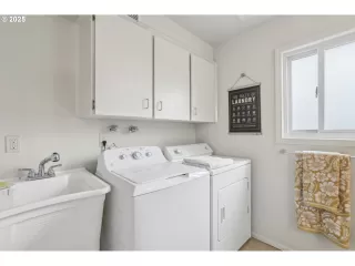 Photo #6: 228846559 Listing