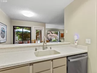 Photo #3: 228854961 Listing 
