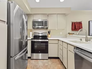 Photo #5: 228854961 Listing 