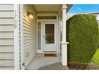 Photo #3: 229544433 Listing